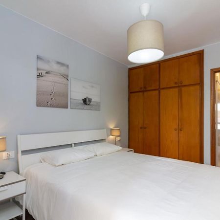 Homeforguest New Modern Apartment With Pool أرونا المظهر الخارجي الصورة
